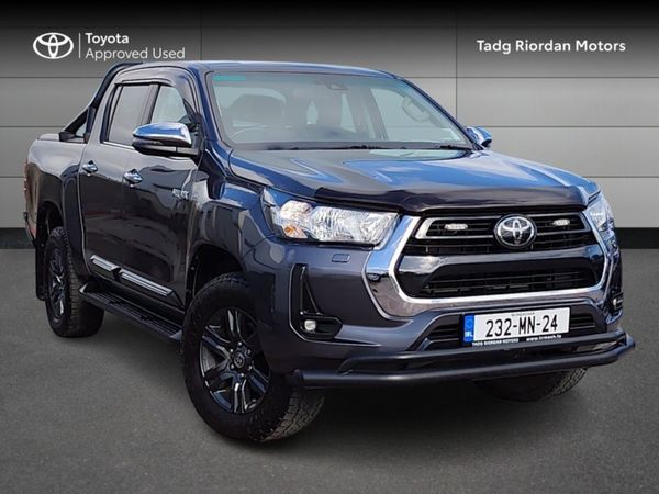 Toyota Hilux 2.8 SR5 D/CAB AUTO - Main image