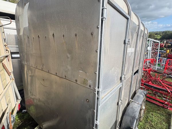 Ifor Williams 8ft cattle trailer - Main image