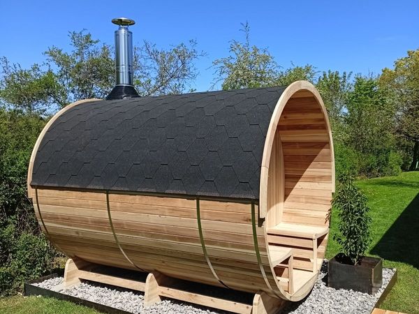 Canadian Red Cedar Barrel Sauna 296 cm - Main image