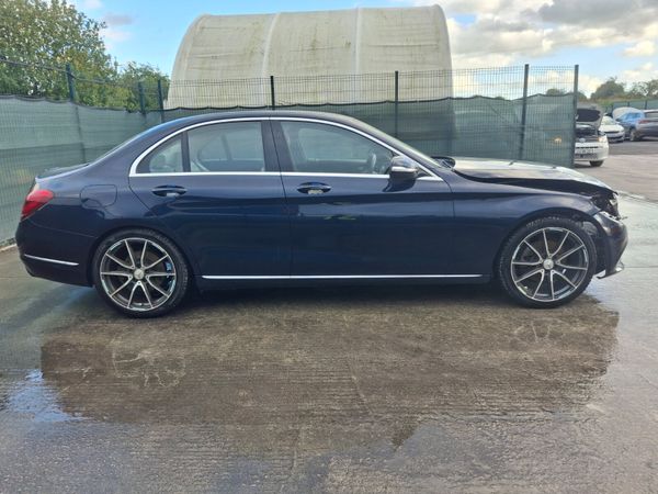 152 Mercedes C-Class  Bluetec sport  220C - Main image