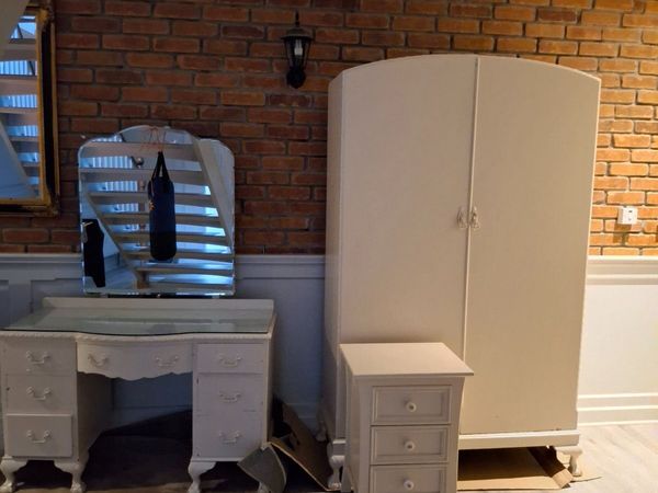 Bedroom furniture - Main image