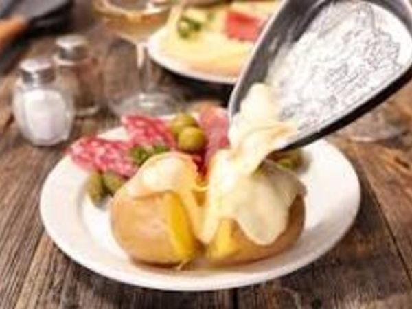 Raclette cheese machine. FREE - Main image