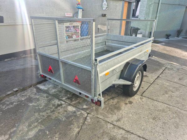 Trailer. - Main image