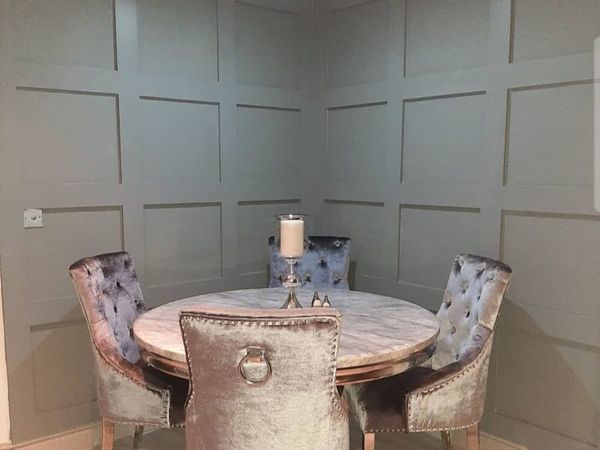 Table & Chairs - Main image
