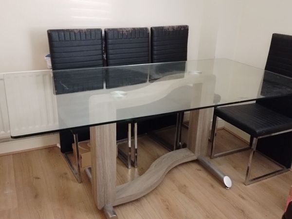 Dining table - Main image