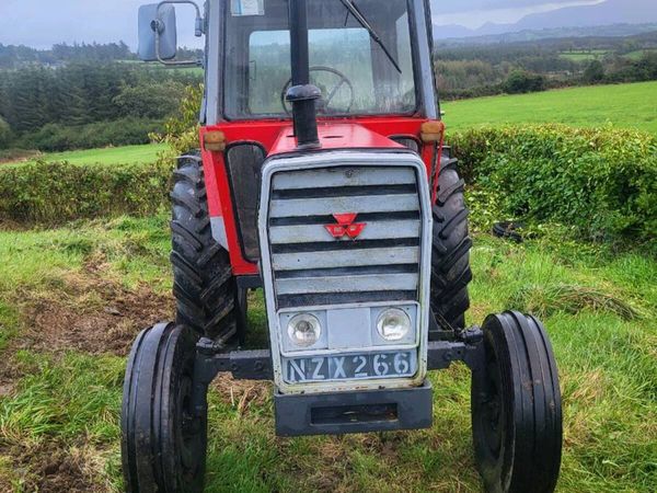 Massey  590 and 10x7 tipping trailer - Main image