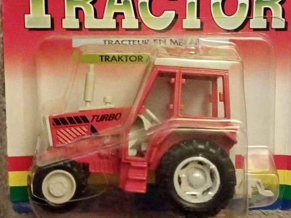 VINTAGE  BRITISH TRACTOR DIECAST MODEL - Main image