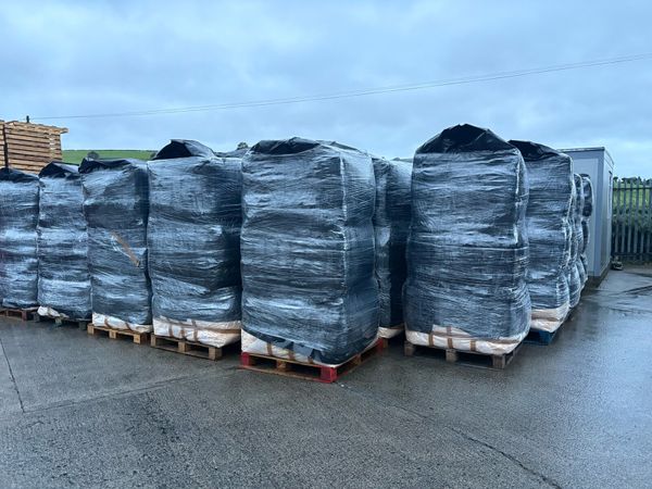 Kiln Dried White Sawdust in 200KG Maxi Bales - Main image