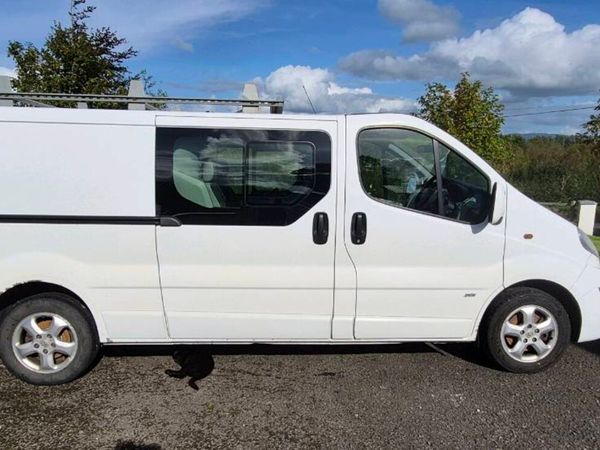 Vauxhall vivaro Crewe cab van - Main image