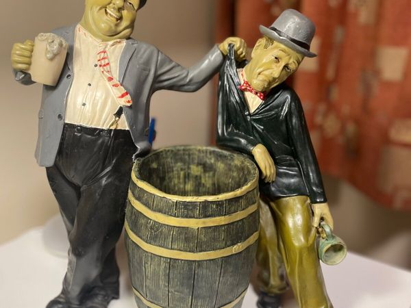 RARE LAUREL & HARDY  FIGURINE - Main image
