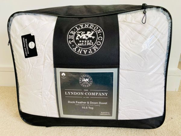 Brand new THE LYNDON COMPANY goose feather duvet - Main image