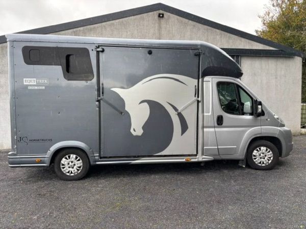 Equitrek 2 horse van - Main image
