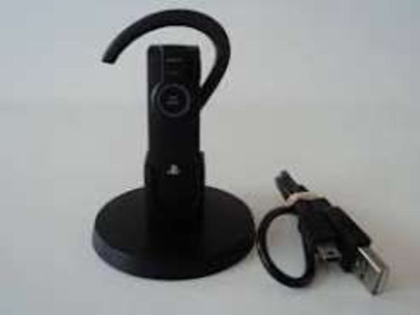 2 (Two) Sony PS3 Audio Earpieces + 1 Docking Hub - Main image