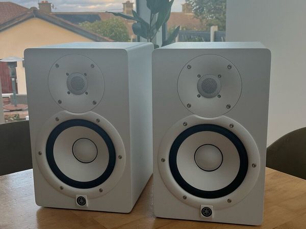 Yamaha HS7 Speakers - Main image