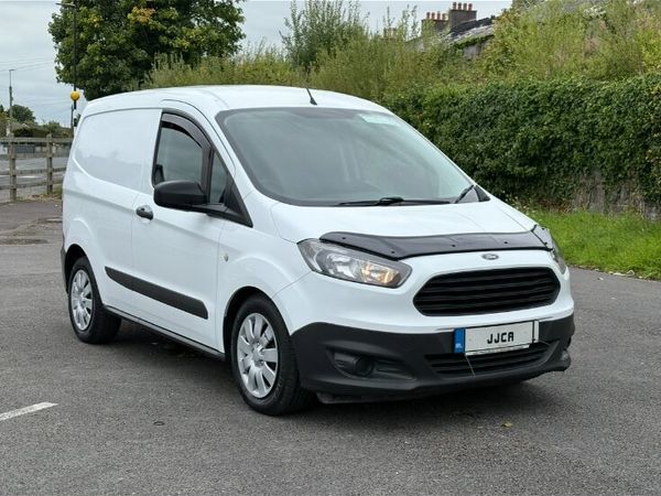 ABSOLUTELY IMMACULATE 2015 FORD TRANSIT - Main image