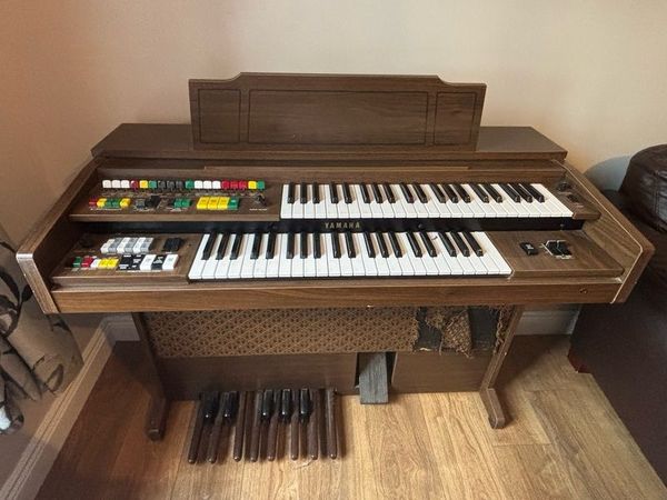Vintage Yamaha Electone B-35N Organ - Main image