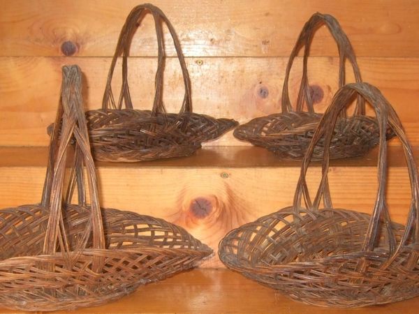 4 Pristine Vintage Woven Wicker Trugs/Baskets - Main image