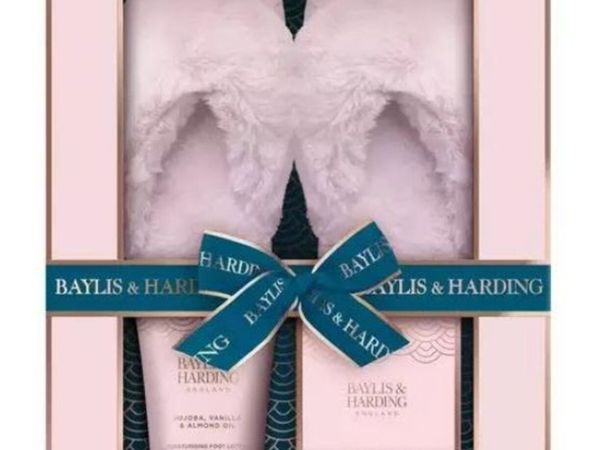 BNIB Baylis & Harding Luxury Slipper Gift Set - Main image