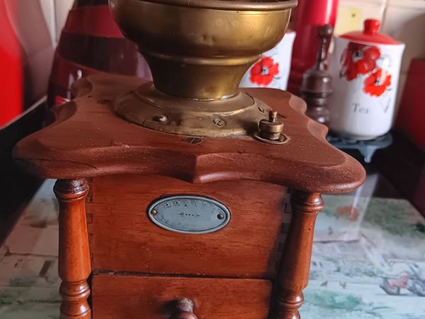 Vintage coffee grinder - Main image