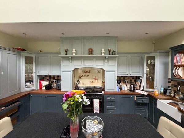 Kitchen units free to take away - Main image