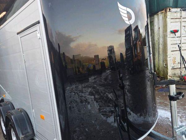 Debon box trailer - Main image