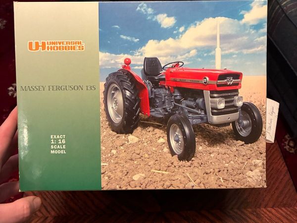 Britains Massey Ferguson 135 1:32 - Main image