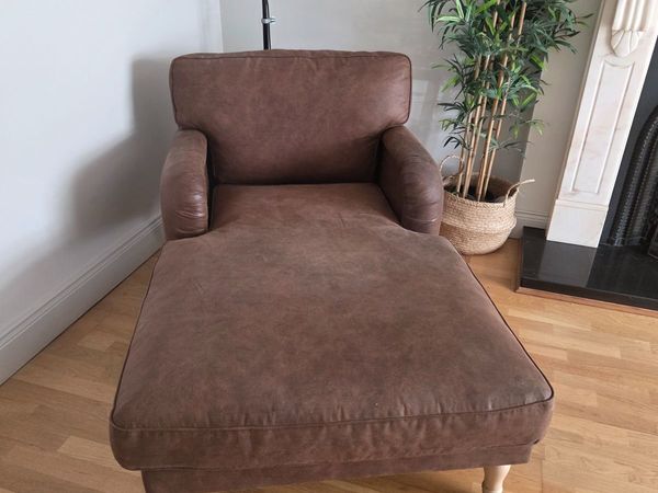 Luxurious: Modern Soft Brown Leather Chaise Longue - Main image