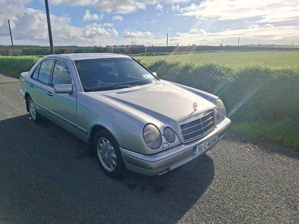 1996 Mercedes 300d 90000 miles auto - Main image