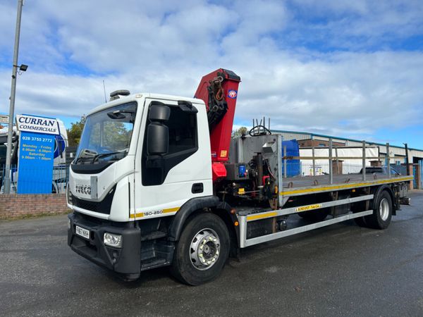 2017 iveco 180e250 18 ton flat with 20tm crane - Main image