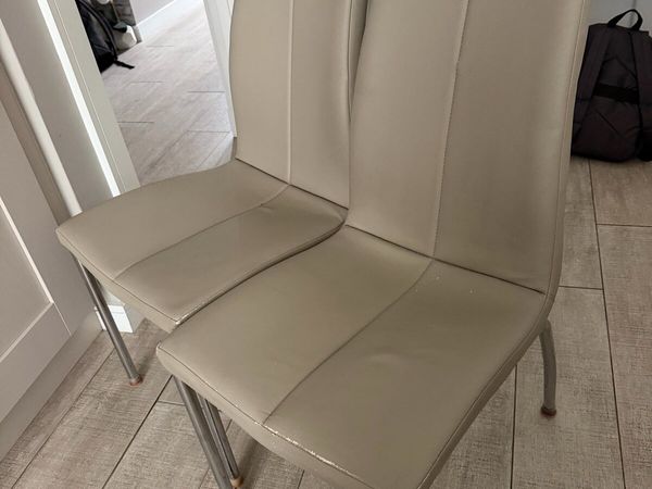 Set of 6 high back dining chairs for free - Main image