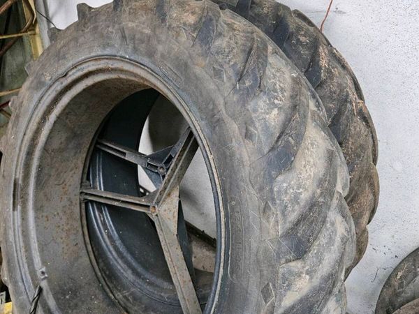 Set of double wheels - Main image