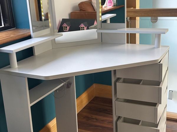 White corner dressing table - led light & 5 drawer - Main image