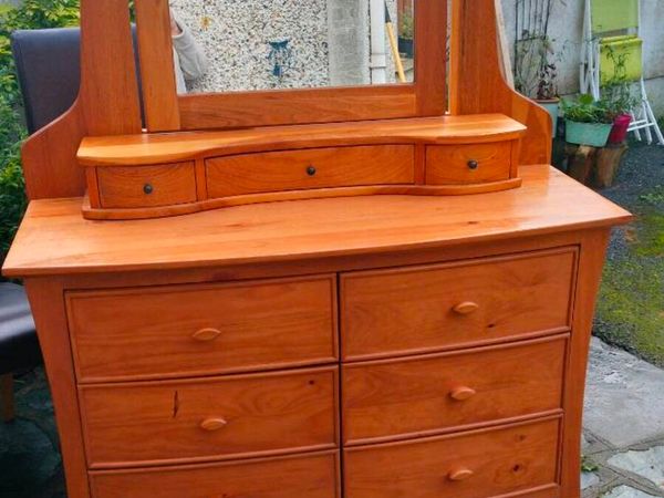 Georgian inspired chest of drawers with vanity mir - Main image
