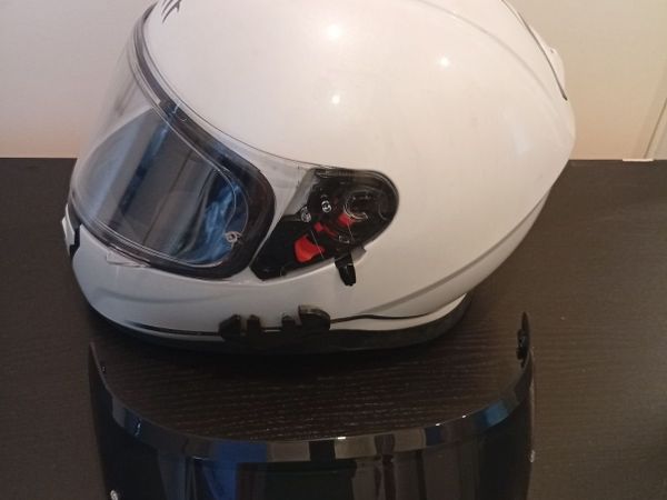 Quality Moto Helmet+Tinted Visor - Main image