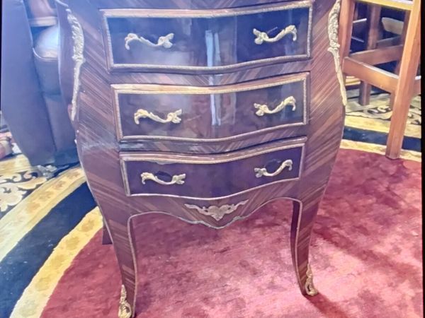 Antique dresser - Main image