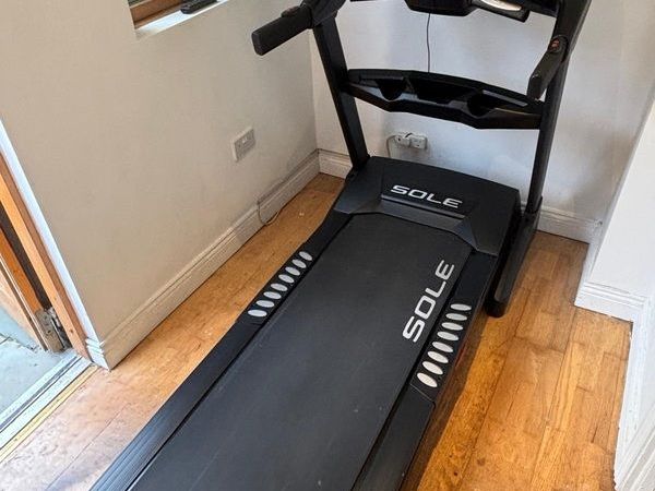 Treadmill - Sole F63 - Main image