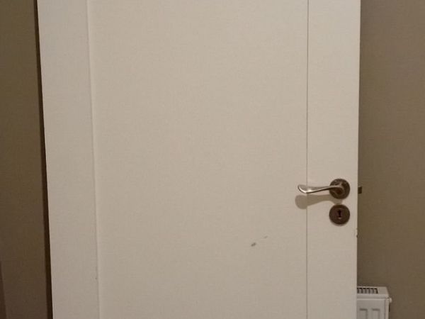 2 x White Internal Doors 80" x 32" - Main image