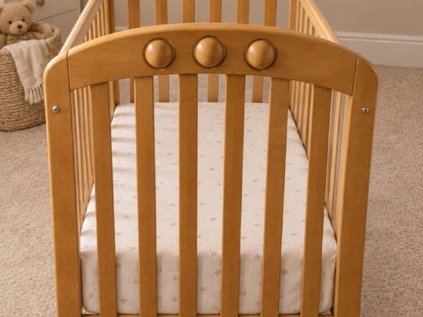 Baby’s cot - Free - Main image
