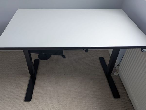 Electric height adjustable desk - Main image