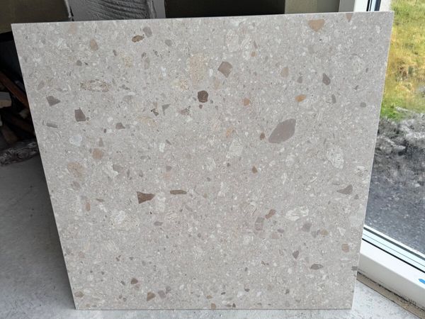 Floor tike - Main image