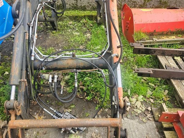 Trima loader & brackets for fiat 88-94 - Main image