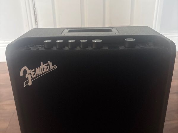 Fender Mustang LT25 Guitar Amplifier - Main image