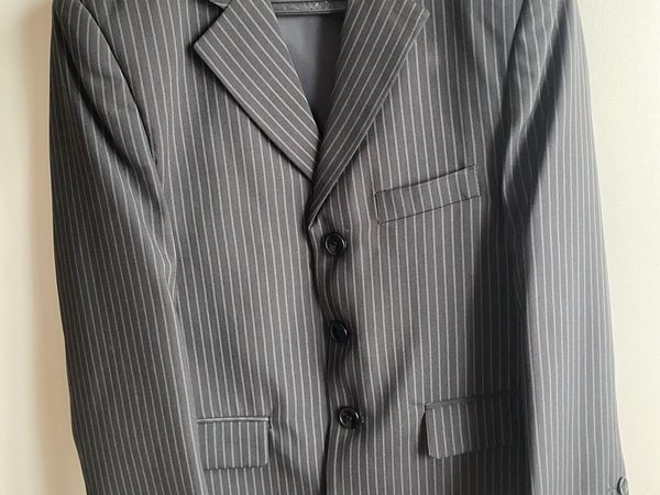 Boys communion/occasion suit 9 yo - Main image