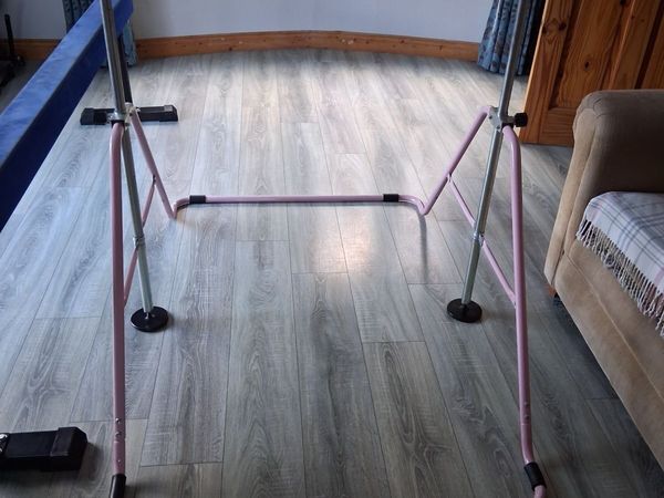 Gymnastics kip bar - Main image