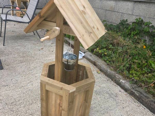 Wishing Well Plant box - Main image