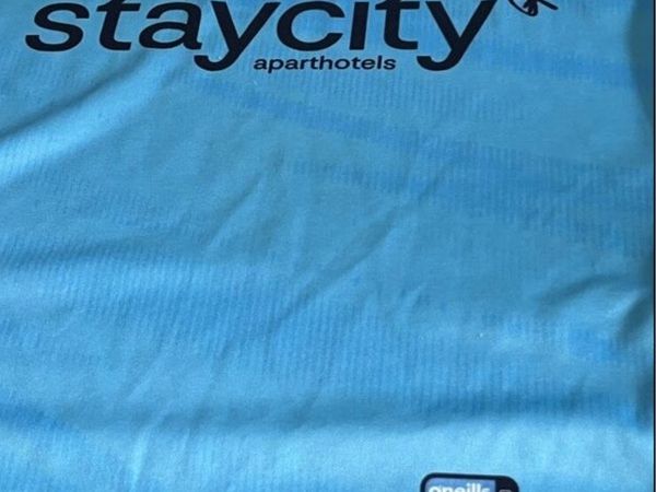 Boys / Girls dublin jersey age 10/11 €10 - Main image