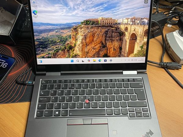 Lenovo X1 Yoga 2n1 Touch i7 pro 16/256 - Main image