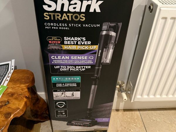Shark Stratos IZ420UKT - New in box - Main image
