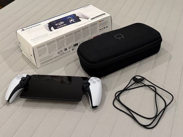 PlayStation Portal + Case - Main image
