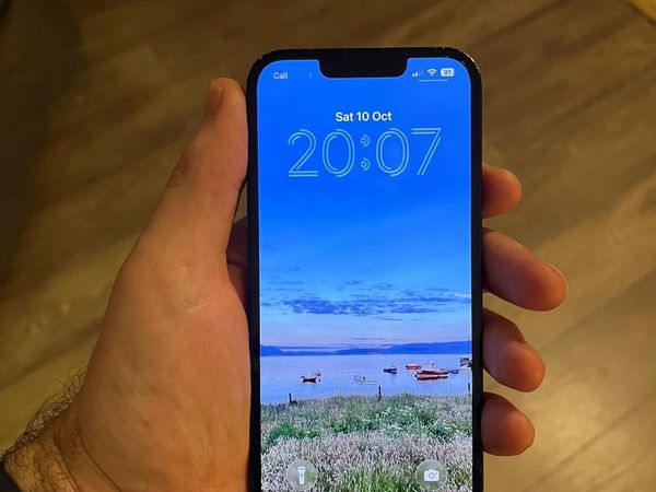 iPhone 13 Black - Main image
